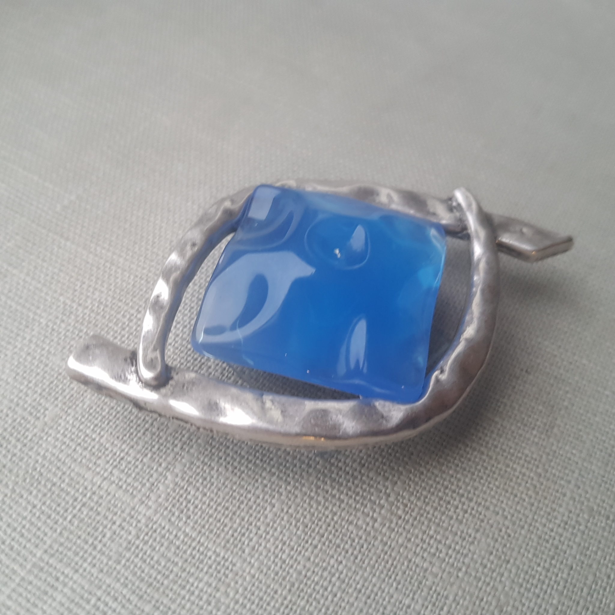 Broche aimantée "Carré bleu " Création artisanale